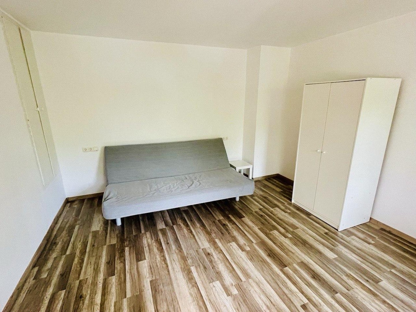 Teilmöbliertes Haus mit 55qm Garten in Schwabing – München – Vorschaubild 10
