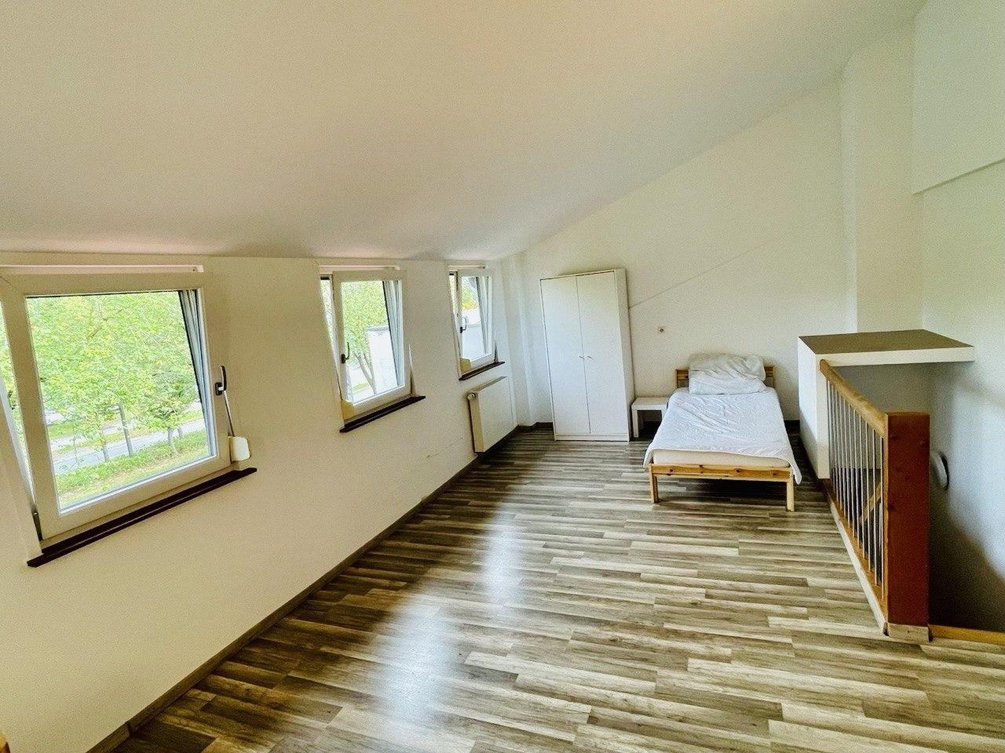 Teilmöbliertes Haus mit 55qm Garten in Schwabing – München – Vorschaubild 13