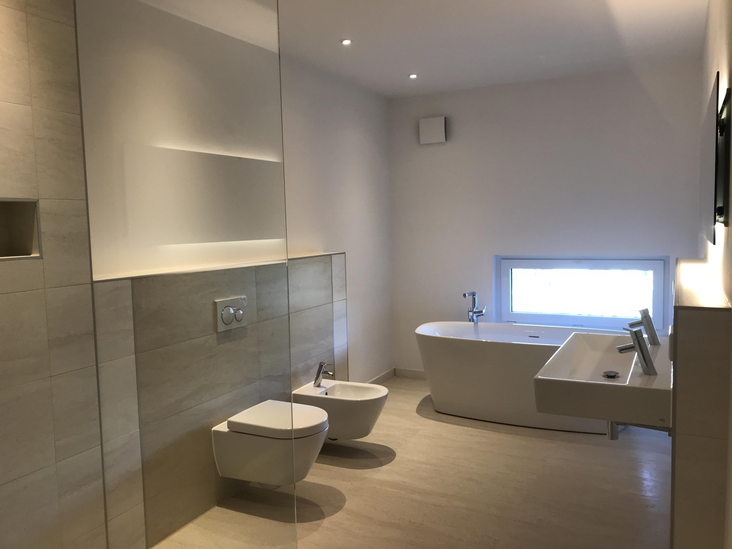 Luxuriöse teilmöblierte 3-Zi-Whg in zentraler Lage Fürth Stadtgrenze