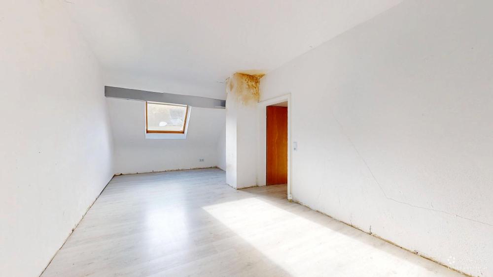 +++In sonniger, ruhiger Lage: Geräumiges 2-3 Familienhaus mit Balkon, überdachtem Freisitz, Garten und 2 Garagen in ruhiger Seitenstraße+++ – Waldfischbach – Vorschaubild 29