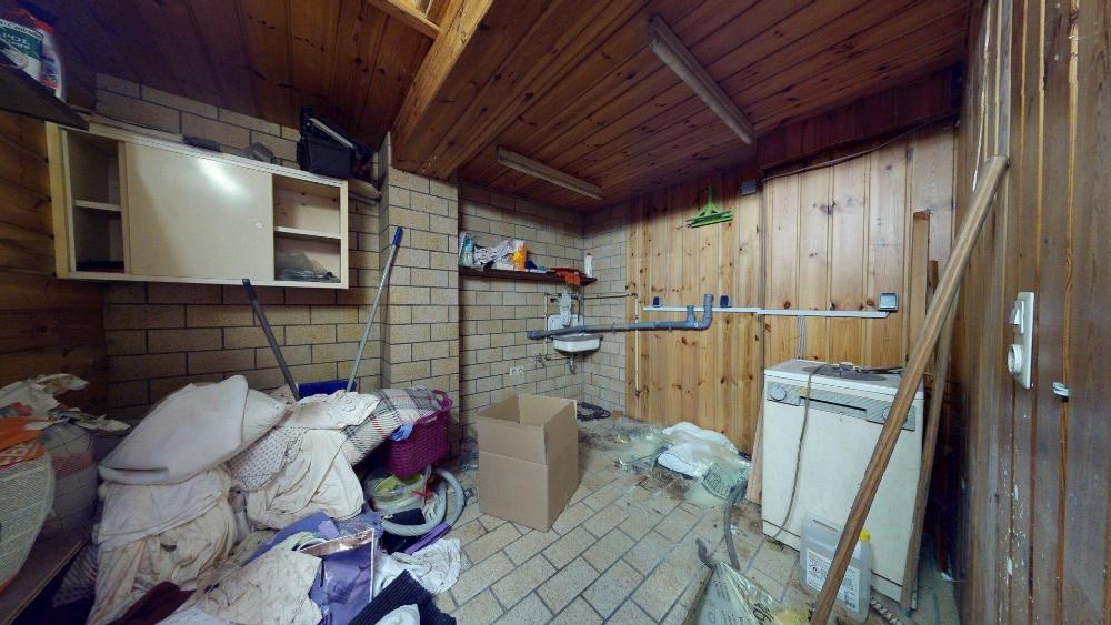 +++In sonniger, ruhiger Lage: Geräumiges 2-3 Familienhaus mit Balkon, überdachtem Freisitz, Garten und 2 Garagen in ruhiger Seitenstraße+++ – Waldfischbach – Vorschaubild 32