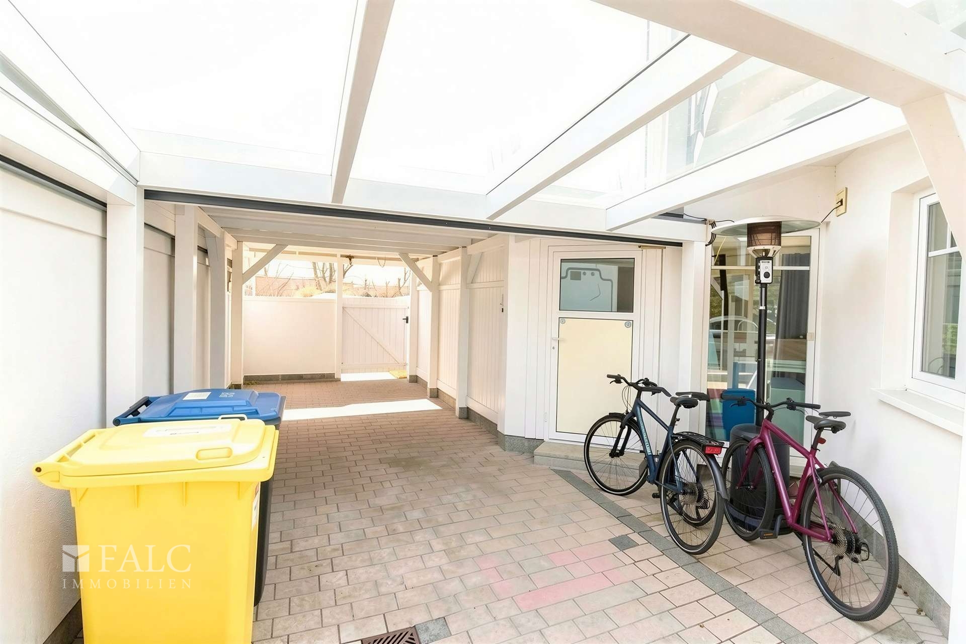 +++ Exklusive Doppelhaushälfte: Wohndesign trifft auf Familien-Idylle +++ – Lübeck – Vorschaubild 17