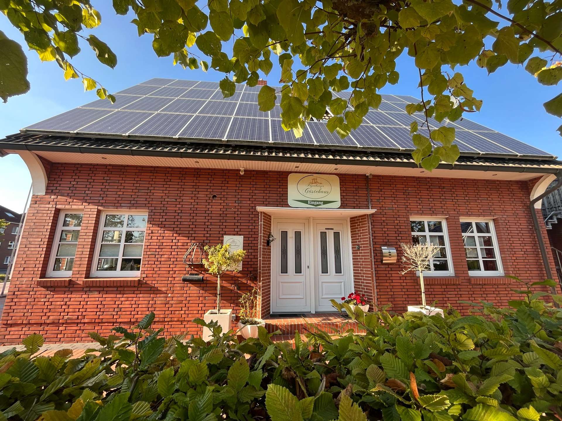 Immobilie in Papenburg - Wohnen, Vermieten, Investieren – Provisionsfreies Haus mit vielen Optionen - Bild 1