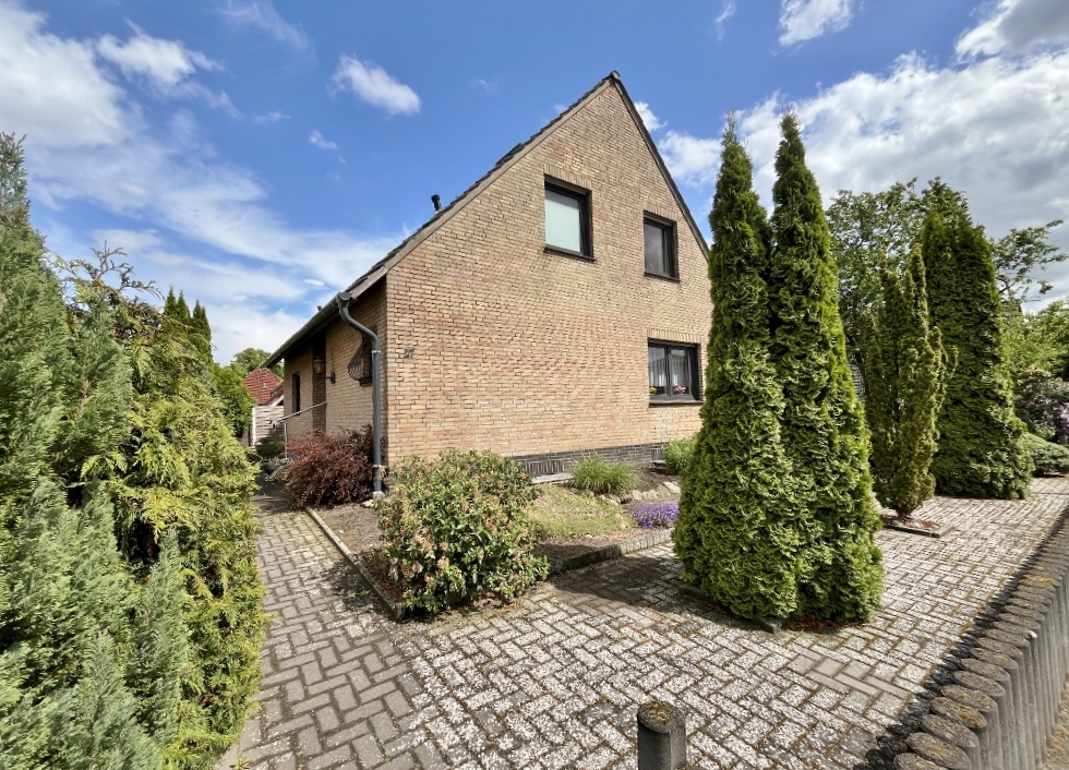 Arsten! – Gepflegtes Einfamilienhaus mit Garten und Garage! – Bremen – Vorschaubild 2