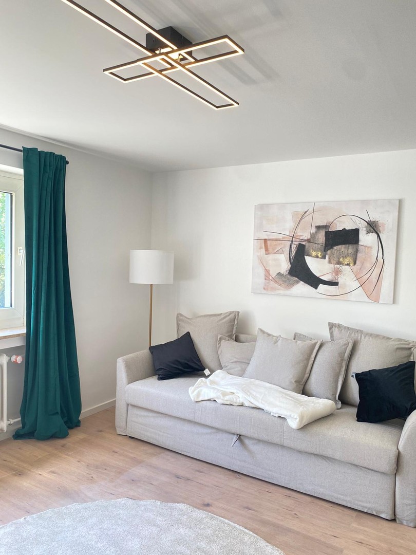 Hochwertig kernsanierte und komplett möblierte 1-Zimmer-Wohnung