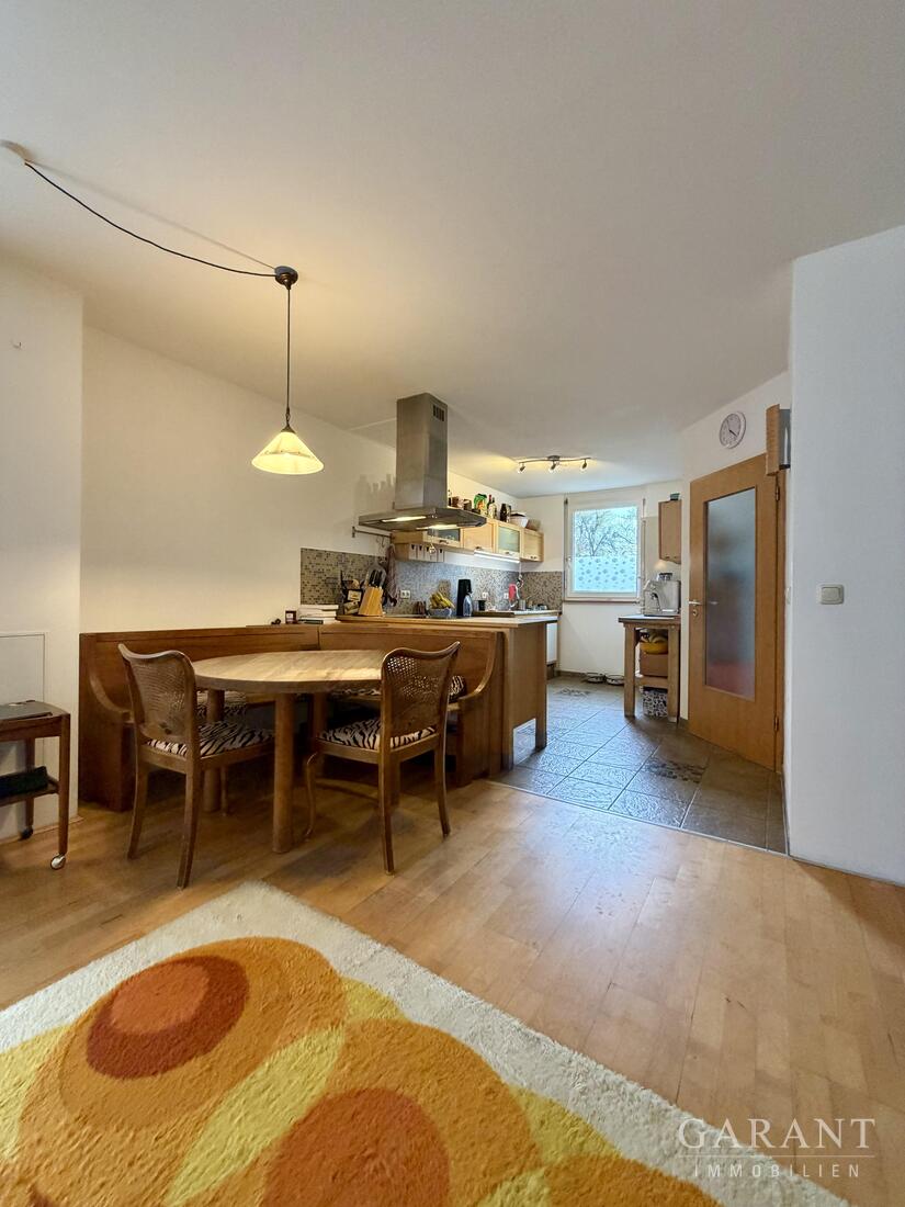 Großzügiges Reiheneckhaus mit Garten und Terrasse in ruhiger Wohnlage – Olching – Vorschaubild 2