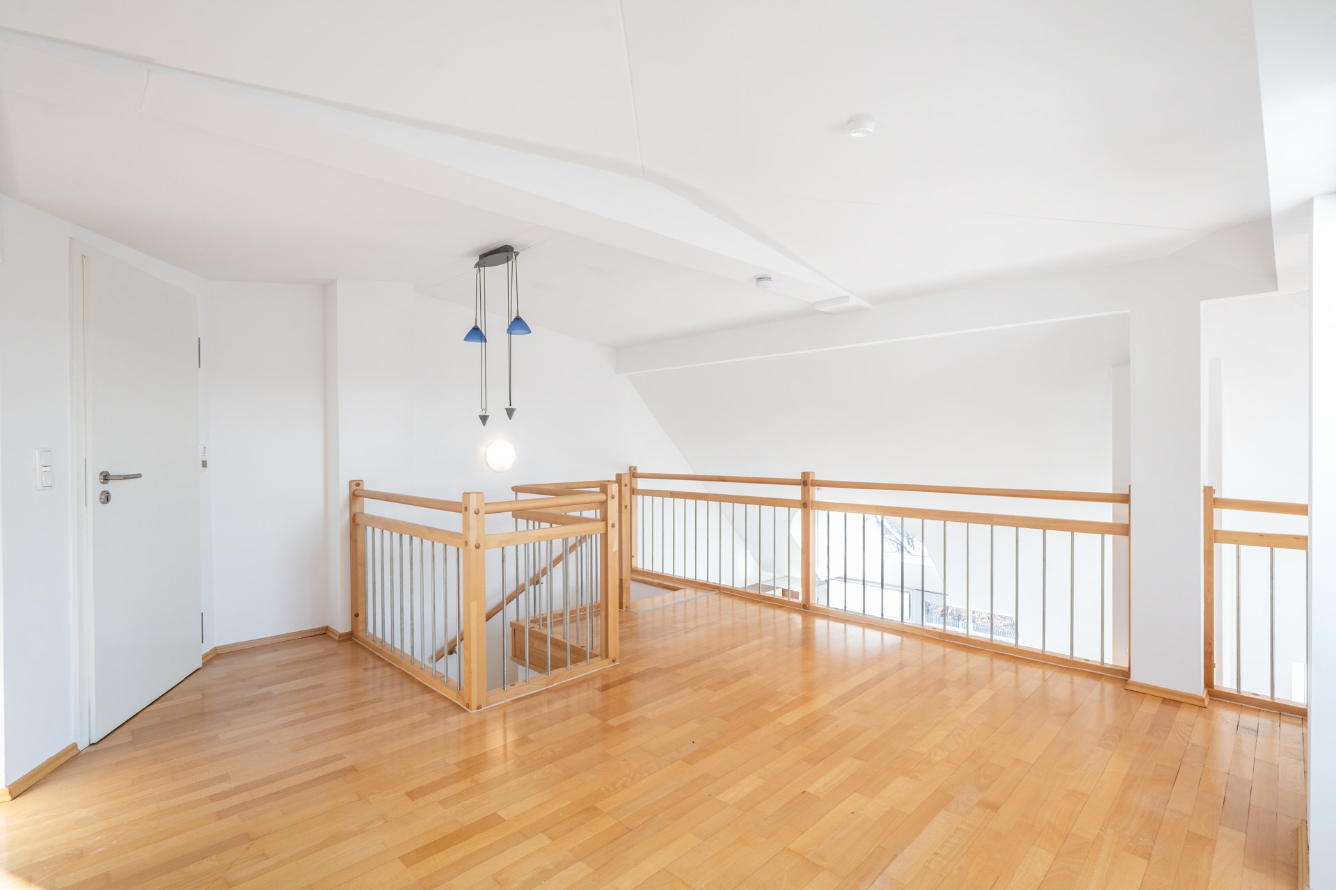 AIGNER - Lichtdurchflutete Dachgeschosswohnung mit Galerie in Waldtrudering – München – Vorschaubild 9