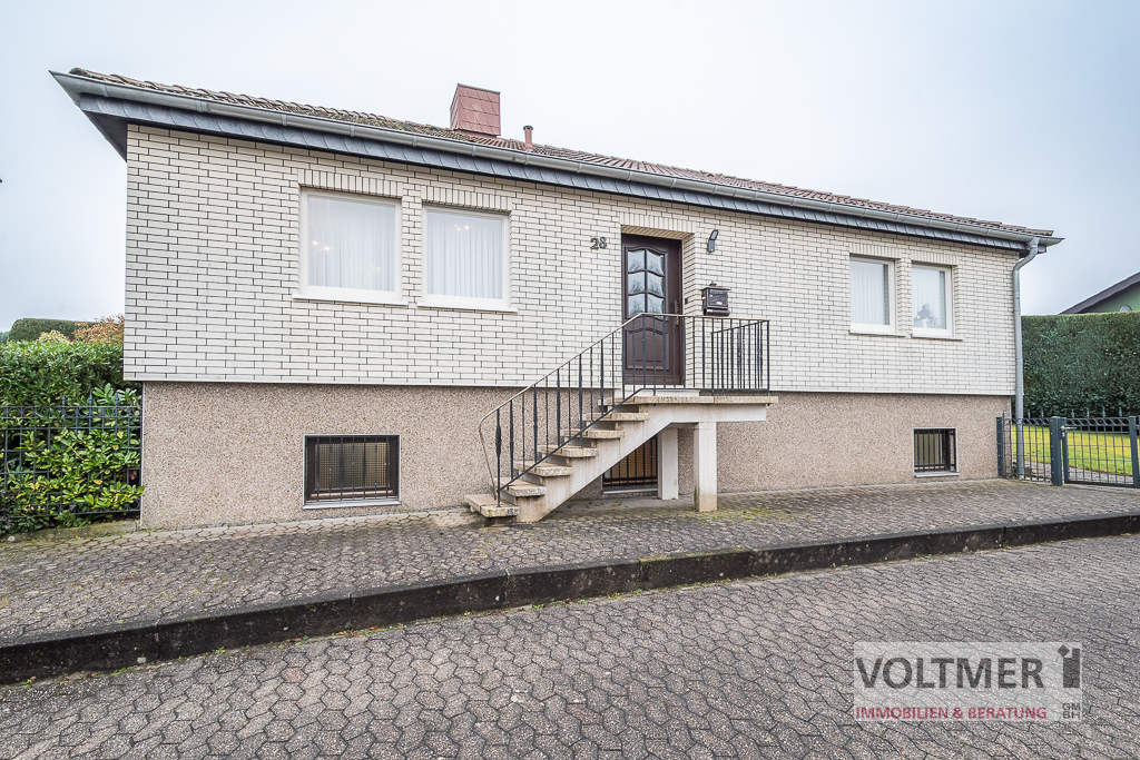 BELIEBT - Bungalow in Klinkeroptik mit Garage, Garten und Terrasse in Heiligenwald! – Schiffweiler / Heiligenwald – Bild 1 von 10