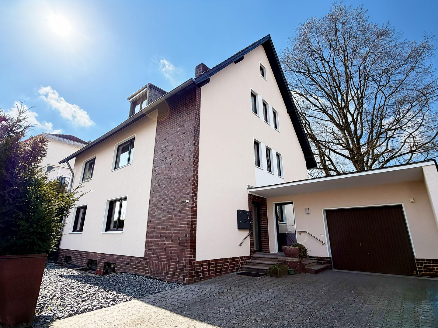 ? Ruhig & modernisiert: 3-Zimmer-Erdgeschosswohnung mit Terrasse, Keller & Wärmepumpe in Köln – Köln – Bild 1 von 24