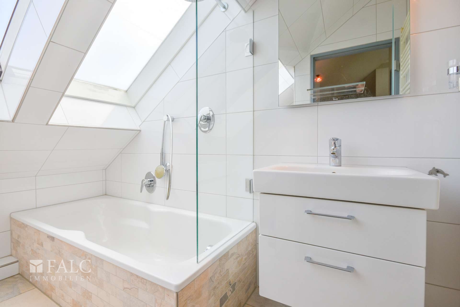 Stilvolle Maisonette mit Balkon, TG-Stellplatz & Aufzug – Viersen – Vorschaubild 10