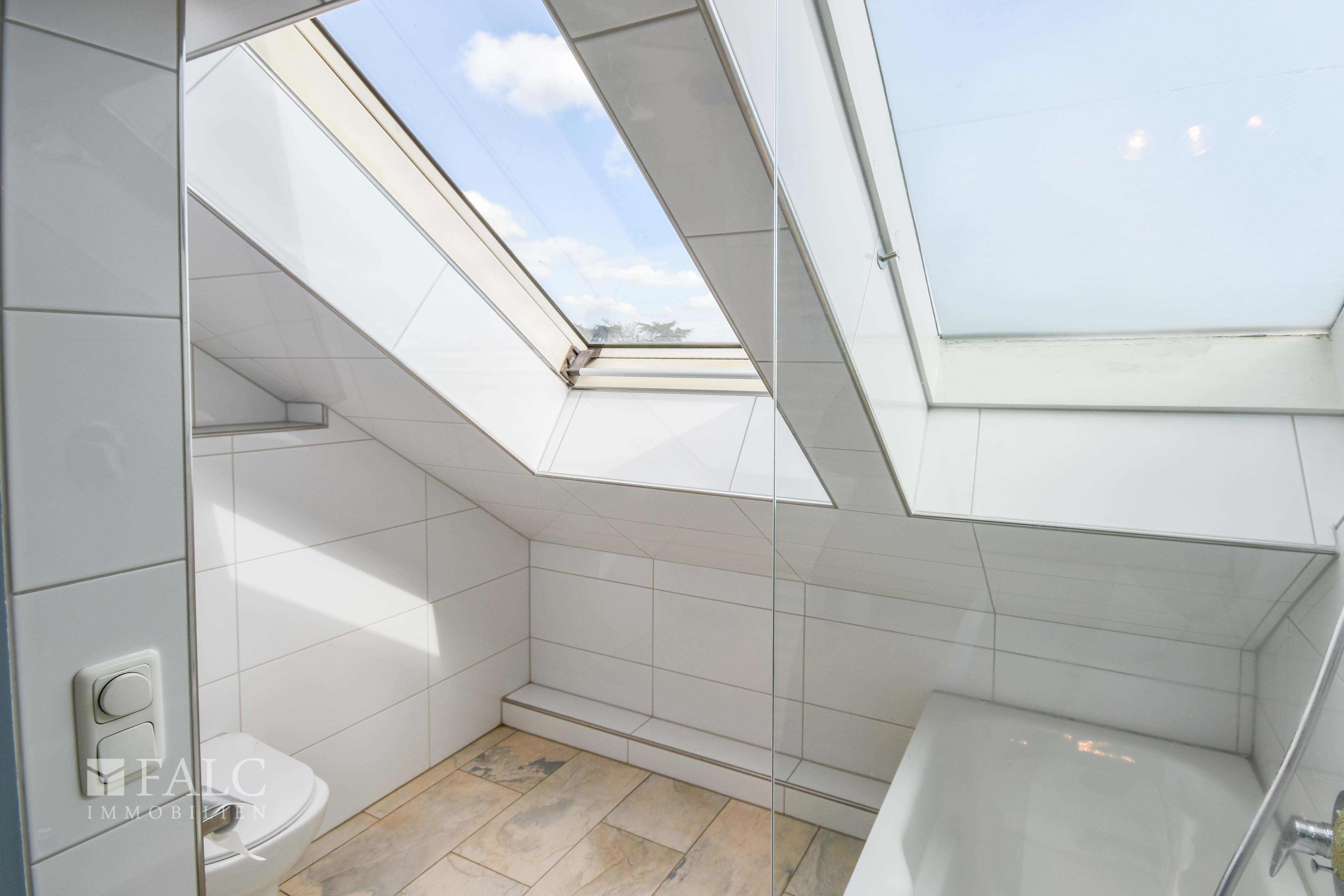 Stilvolle Maisonette mit Balkon, TG-Stellplatz & Aufzug – Viersen – Vorschaubild 11