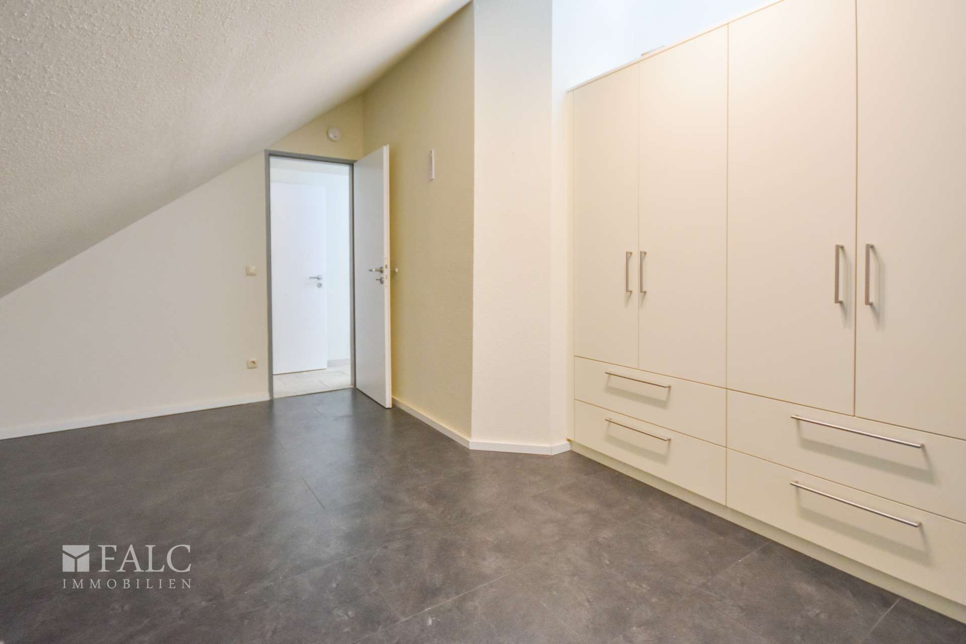 Stilvolle Maisonette mit Balkon, TG-Stellplatz & Aufzug – Viersen – Vorschaubild 12