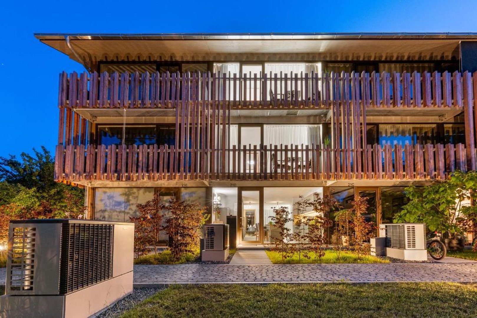 Extravagantes Designer-Haus im Schweizer Chaletstil – Bodensee-Panorama inklusive - Provisionsfrei – Öhningen-Wangen – Bild 1 von 41