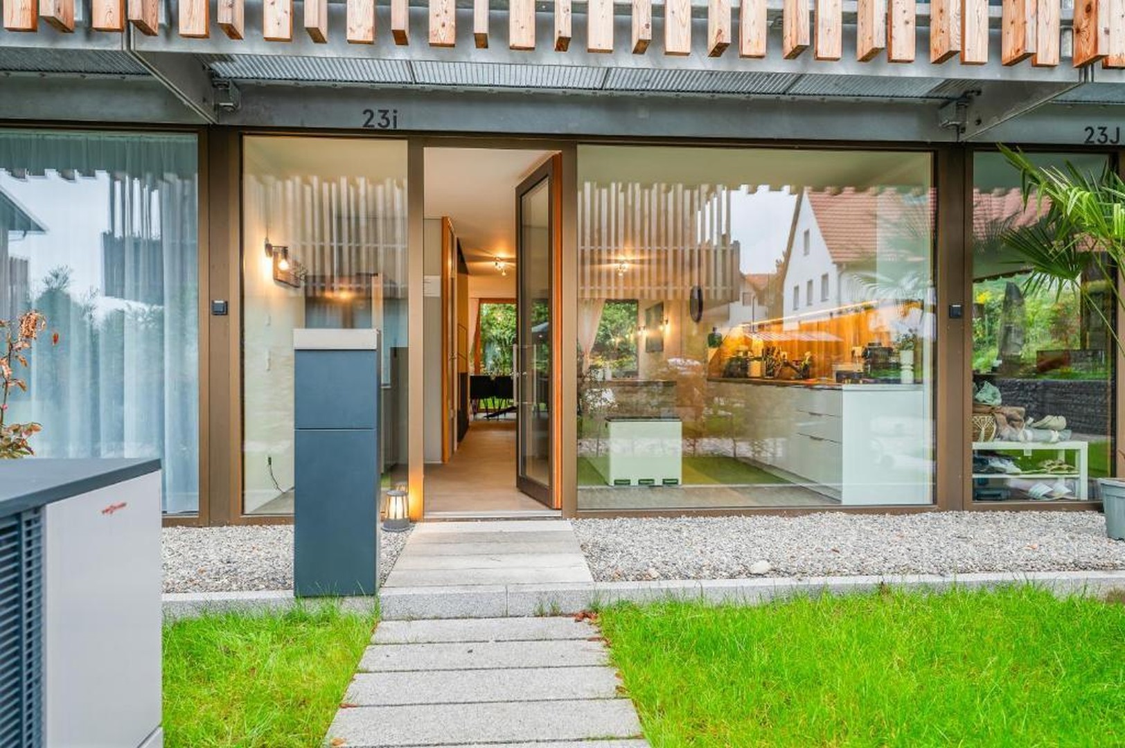 Extravagantes Designer-Haus im Schweizer Chaletstil – Bodensee-Panorama inklusive - Provisionsfrei – Öhningen-Wangen – Vorschaubild 24