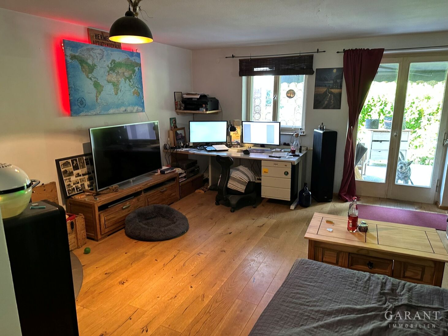 bg
