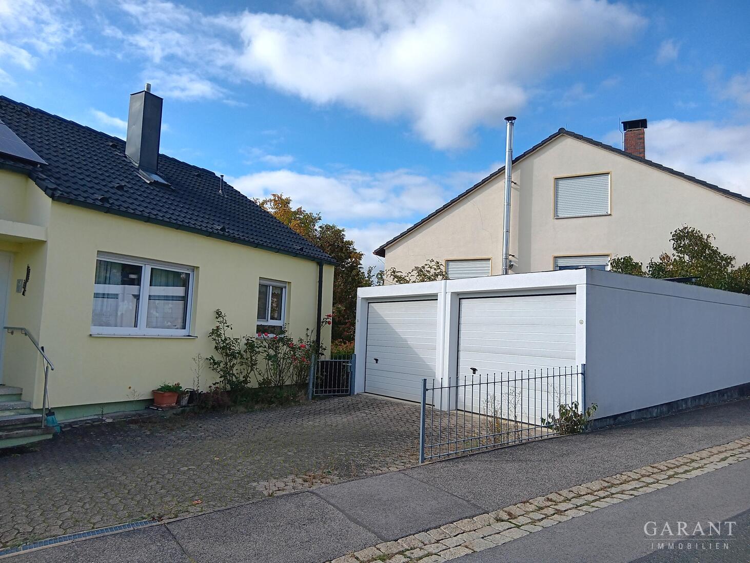 Vielseitiges und nachhaltiges Einfamilienhaus mit Einliegerwohnung, PV-Anlage & Doppelgarage – Memmelsdorf – Vorschaubild 2