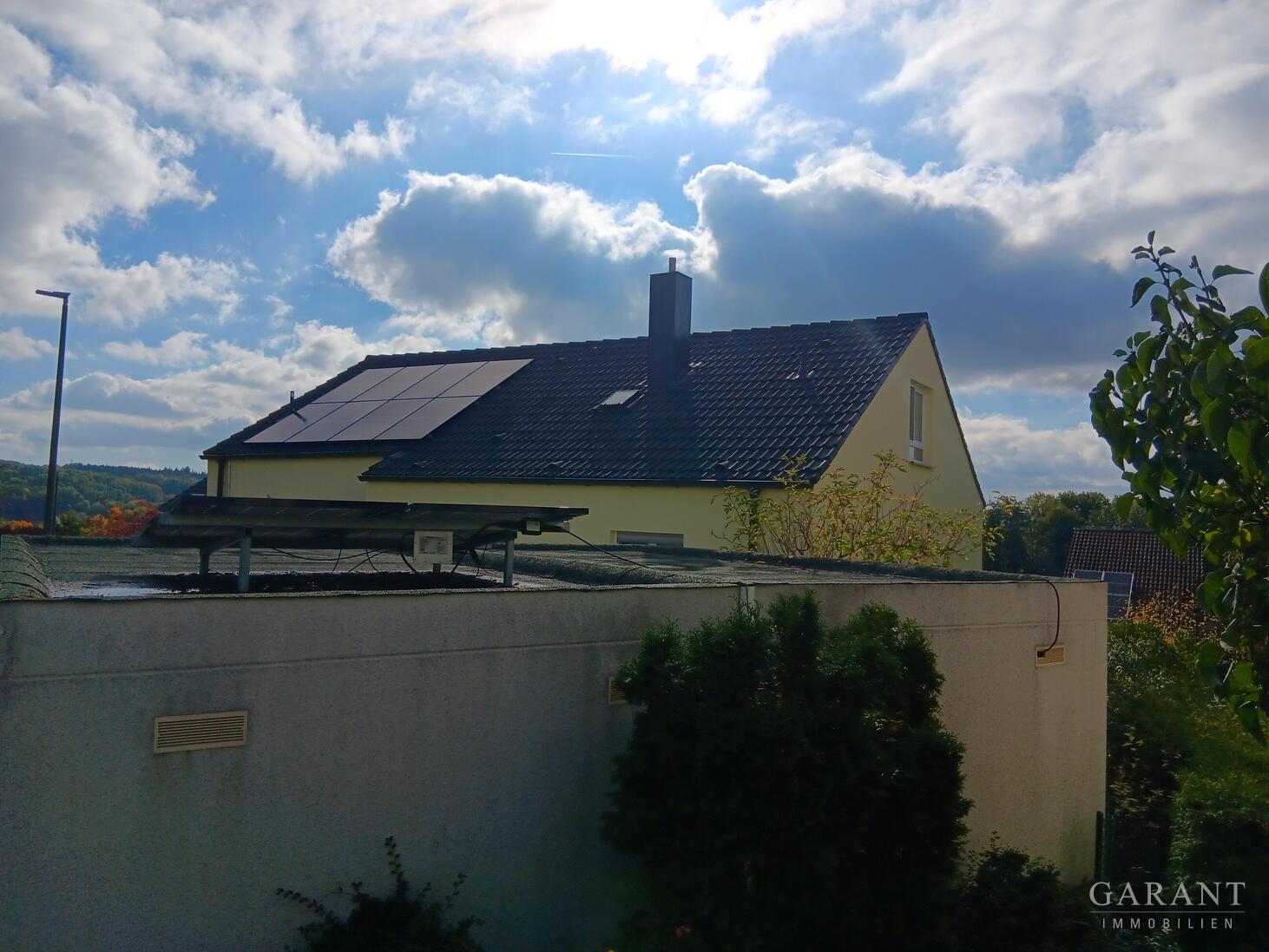 Vielseitiges und nachhaltiges Einfamilienhaus mit Einliegerwohnung, PV-Anlage & Doppelgarage – Memmelsdorf – Vorschaubild 4