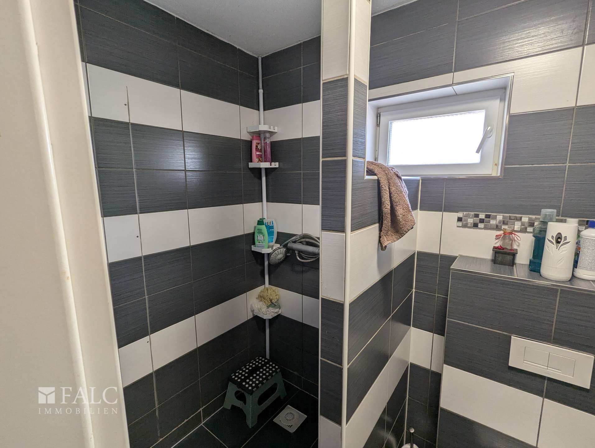 Mehrgenerationenhaus mit Ausbaupotenzial und weitläufiger Scheune – Gommersheim – Vorschaubild 27