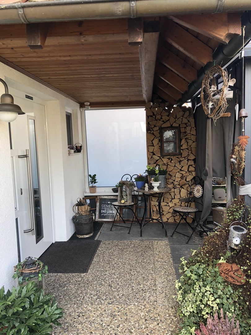 Immobilie in Affalterbach - Geräumige 8-Zimmer Doppelhaushälfte  mit 2 Terrassen und idyllischemGarten in ruhiger Lage - Bild 4