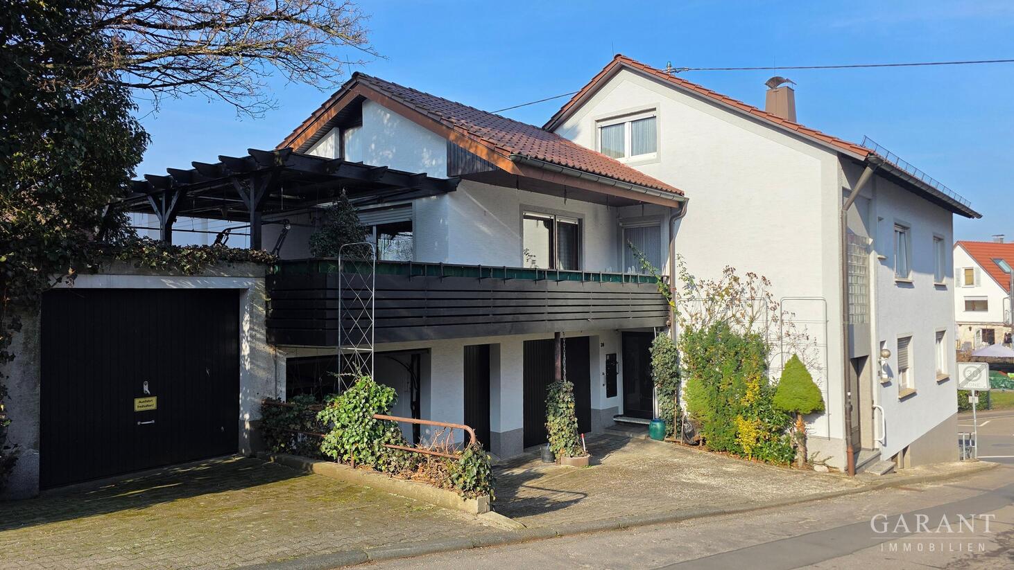 Immobilie in Owen - ** Gepflegtes Zweifamilienhaus mit ca. 227 qm Wfl., 8 Zimmer ** - Bild 0