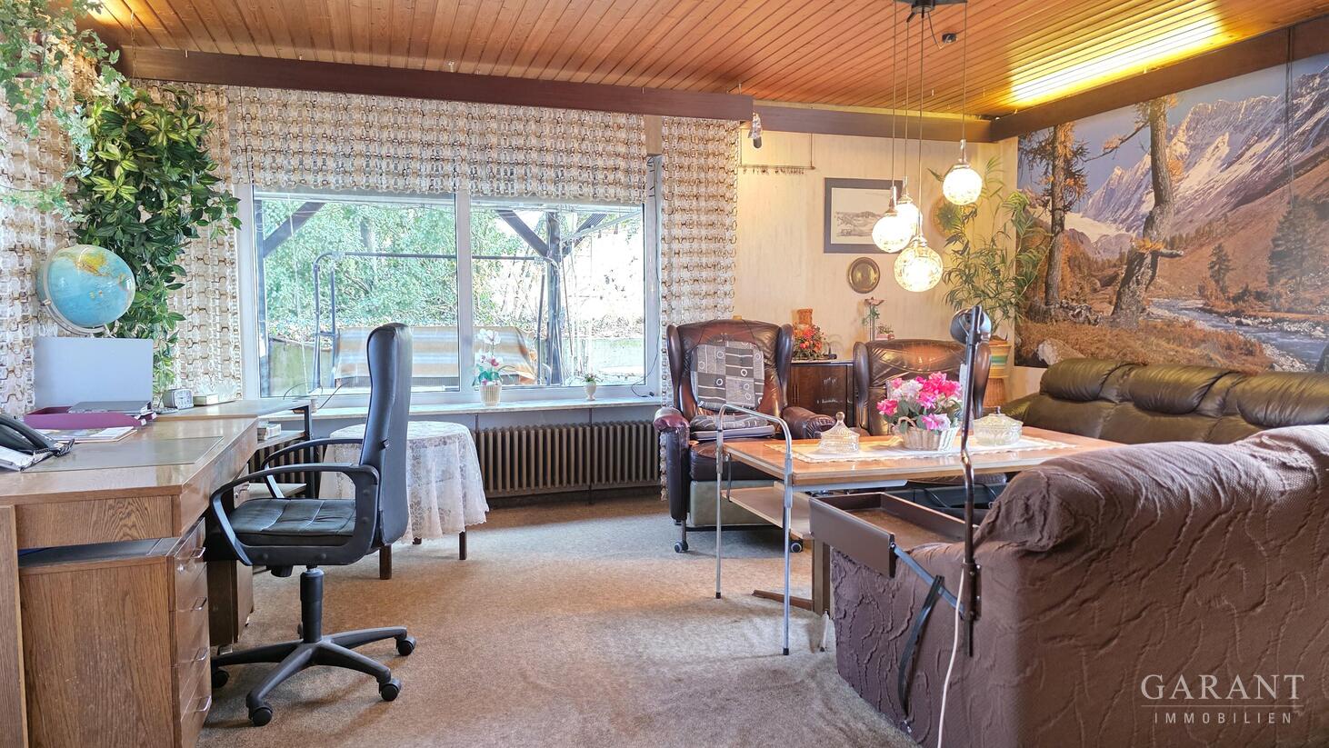 Immobilie in Owen - ** Gepflegtes Zweifamilienhaus mit ca. 227 qm Wfl., 8 Zimmer ** - Bild 1