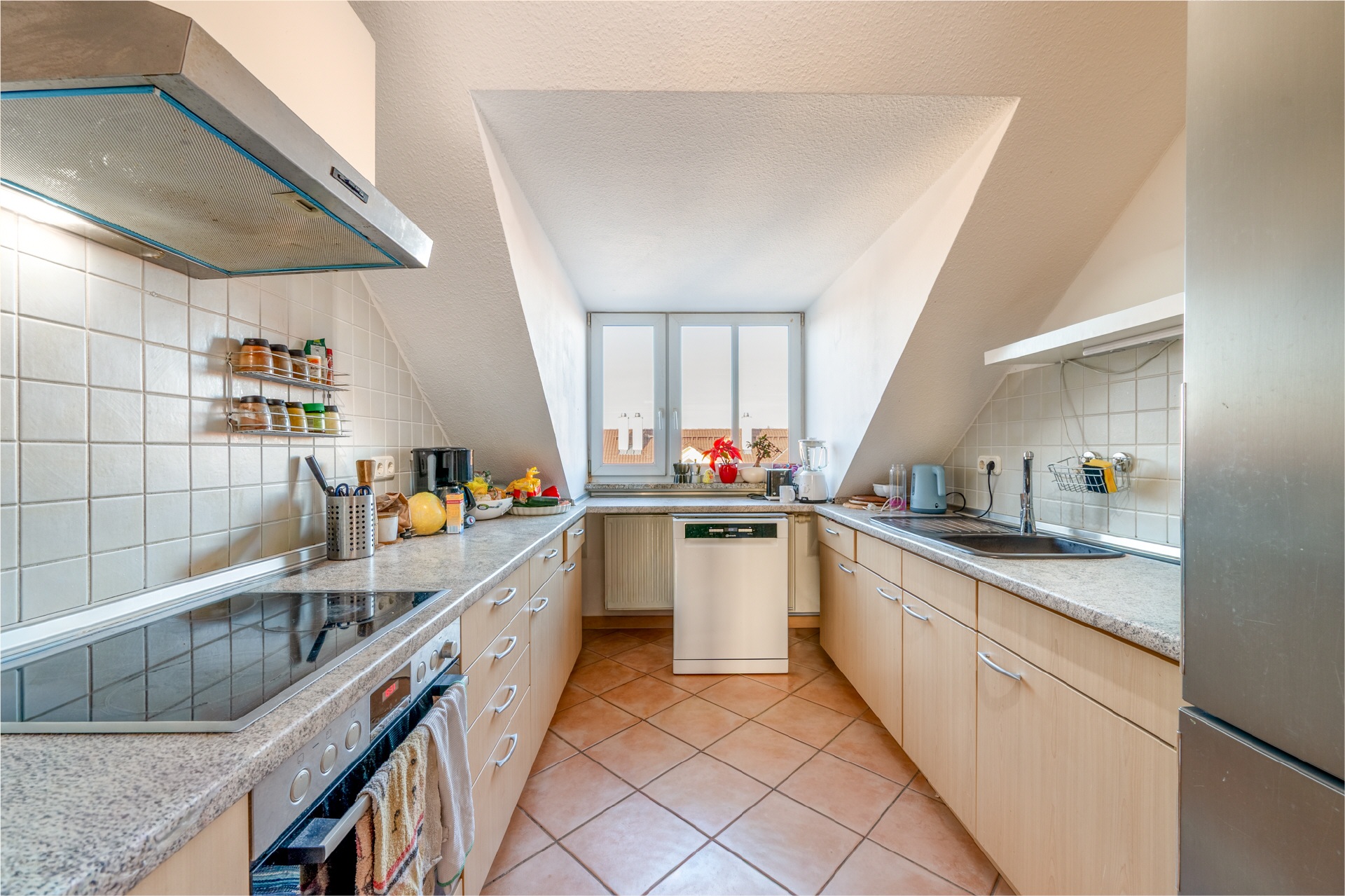 Immobilie in Grasbrunn - AIGNER - Lichtdurchflutete 3-Zimmer-Dachgeschosswohnung mit Südbalkon in Neukeferloh - Bild 2