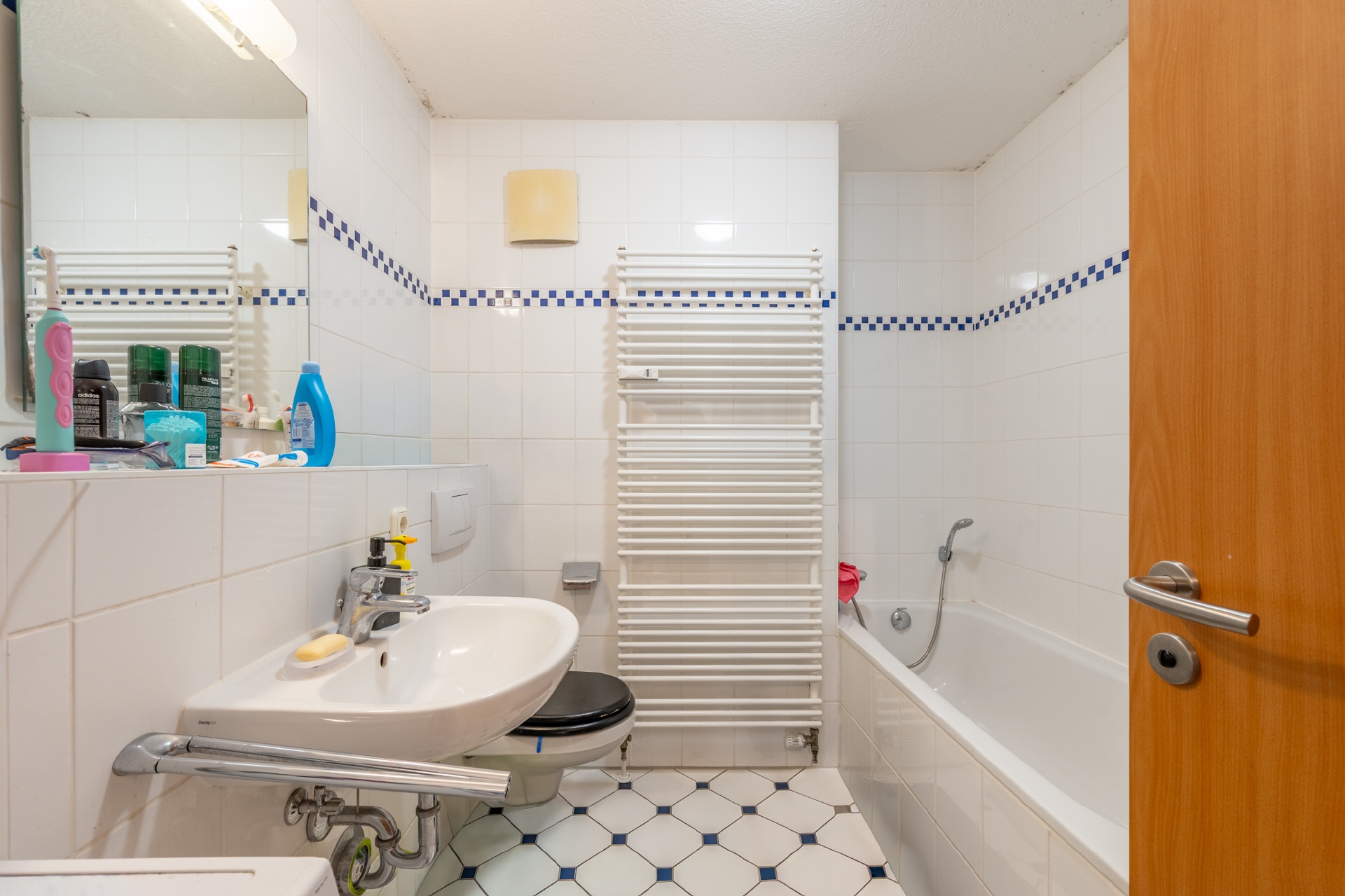 Immobilie in Grasbrunn - AIGNER - Lichtdurchflutete 3-Zimmer-Dachgeschosswohnung mit Südbalkon in Neukeferloh - Bild 3