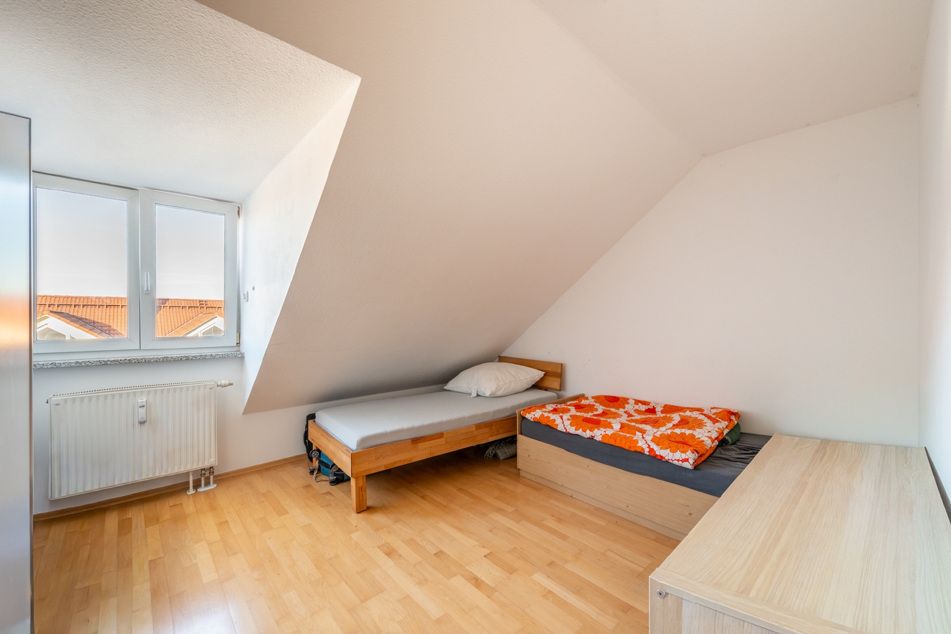 Immobilie in Grasbrunn - AIGNER - Lichtdurchflutete 3-Zimmer-Dachgeschosswohnung mit Südbalkon in Neukeferloh - Bild 4