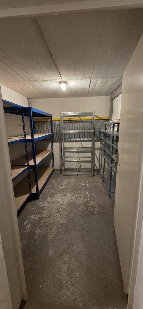 Stilvolle Split-Level-Loftwohnung mit Garten in sanierter Fabrik mit TG Stellplatz – Düsseldorf – Vorschaubild 27