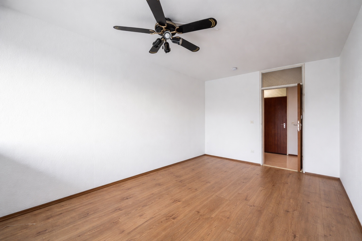 AIGNER - Helle und ruhige 2-Zimmer-Wohnung in Laim mit Balkon und guter Infrastruktur – München – Vorschaubild 2