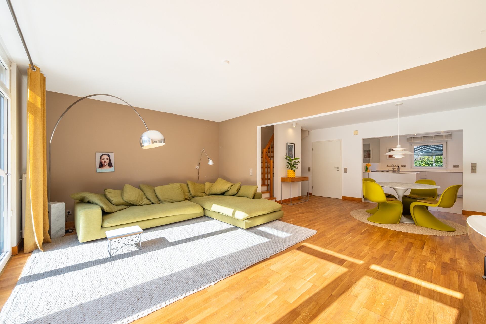 AIGNER-Modernes Stadthaus am Waldrand mit Dachterrasse – München – Vorschaubild 4