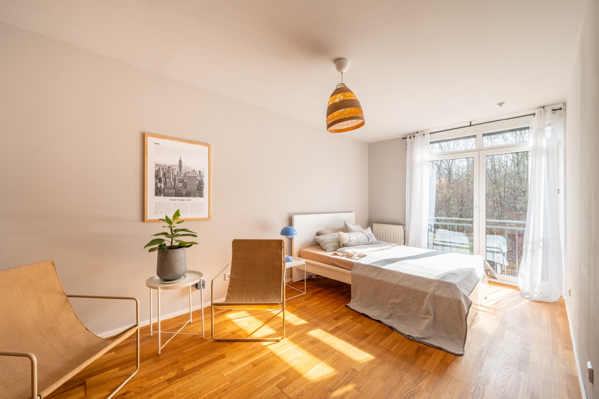 AIGNER-Modernes Stadthaus am Waldrand mit Dachterrasse – München – Vorschaubild 6