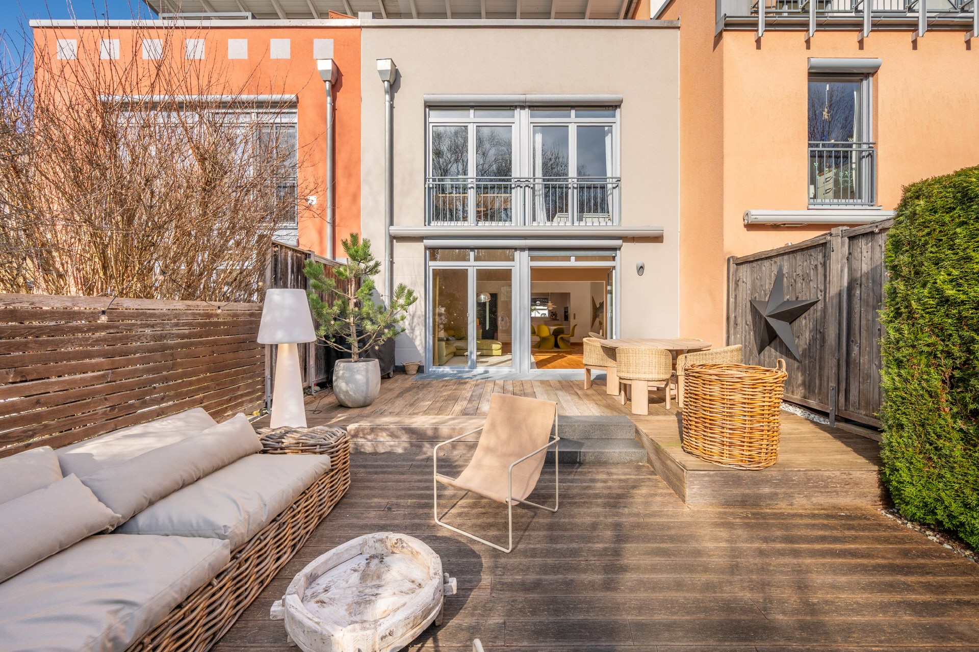 AIGNER-Modernes Stadthaus am Waldrand mit Dachterrasse – München – Vorschaubild 12