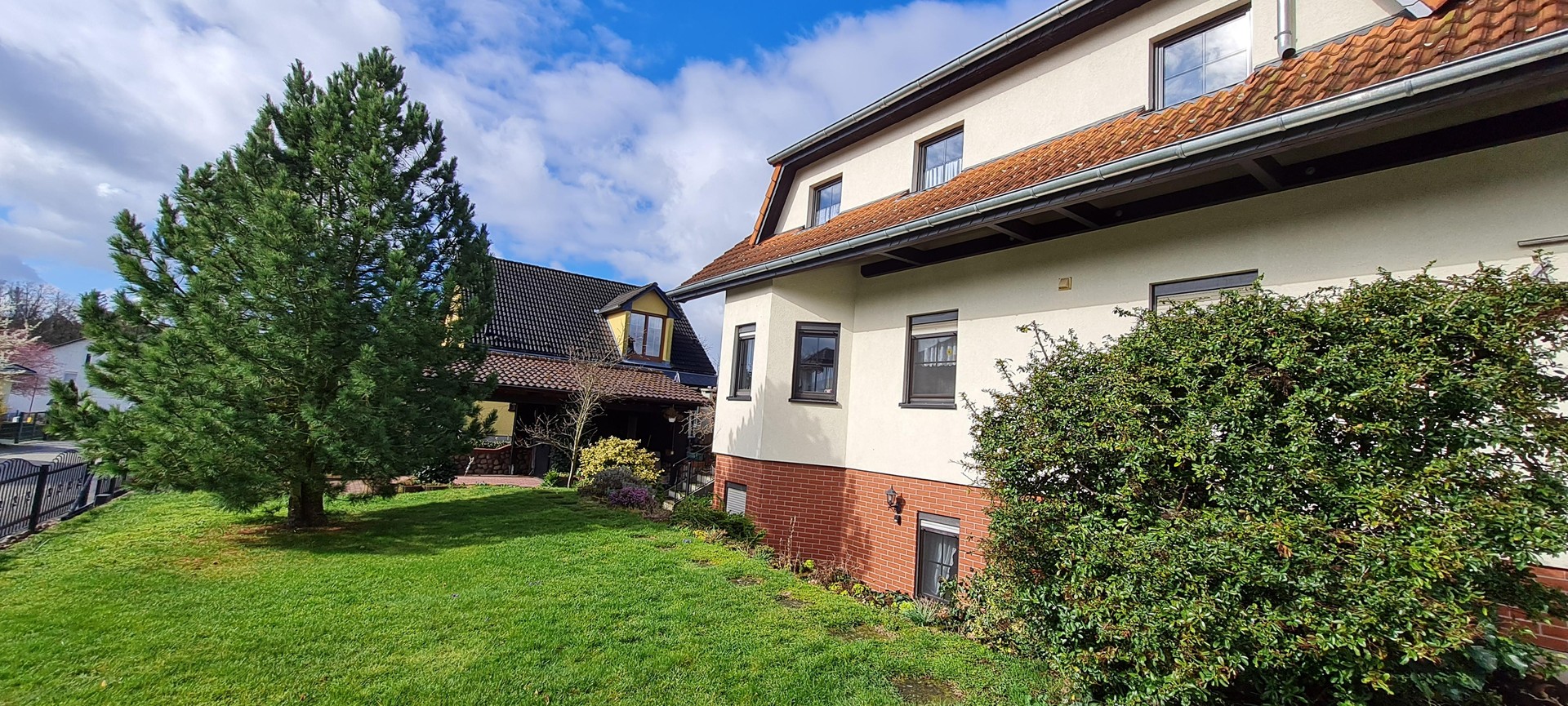 reserviert (1.5.) Massivhaus 148qm+/Büro-Einlieger im Souterrain 78qm – Storkow OT Kehrigk – Bild 1 von 39