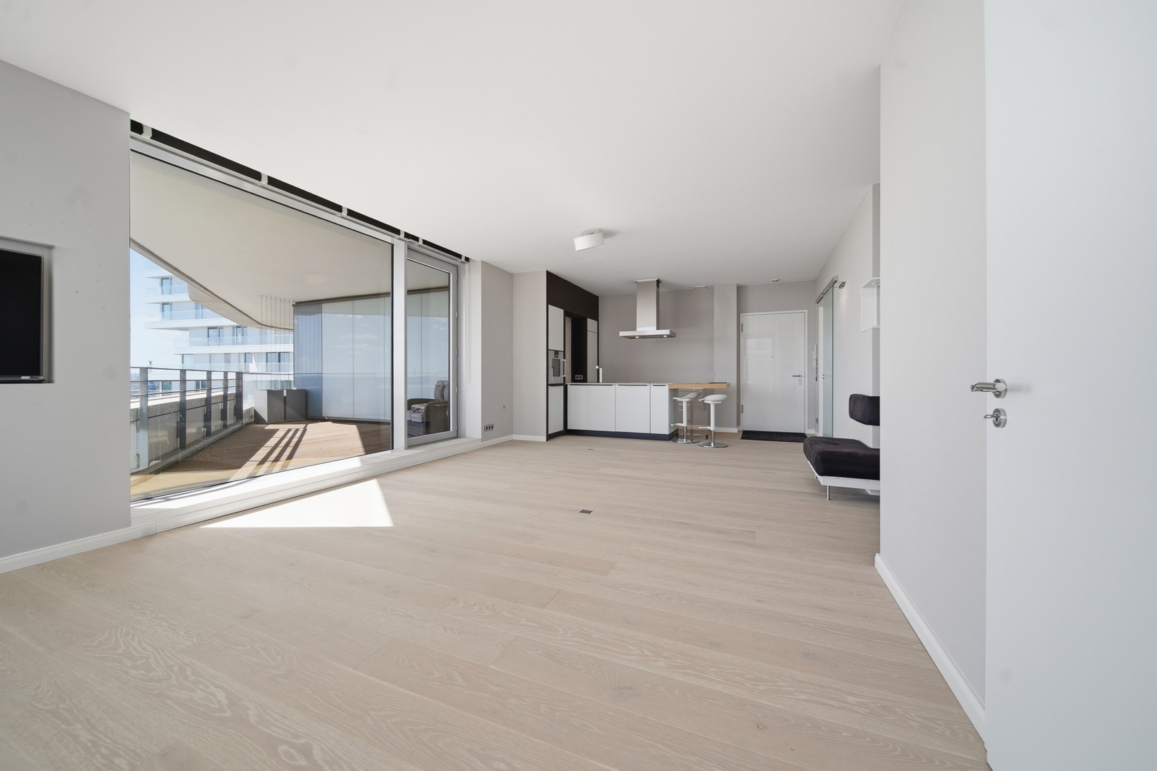 Hamburg-Hafencity - 11. Etage - Premiumlage - Elbblick - umlaufender überdachter Balkon - Tiefgarage – Hamburg – Vorschaubild 5
