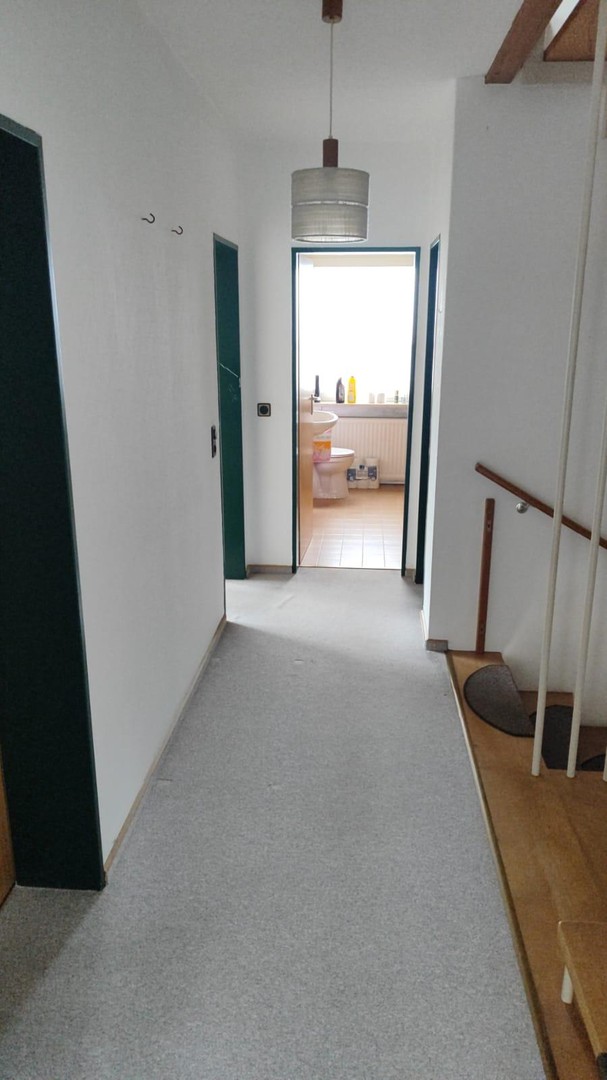Reihenendhaus mit großem Grundstück, Keller und zwei Garagen – Lemgo – Vorschaubild 15