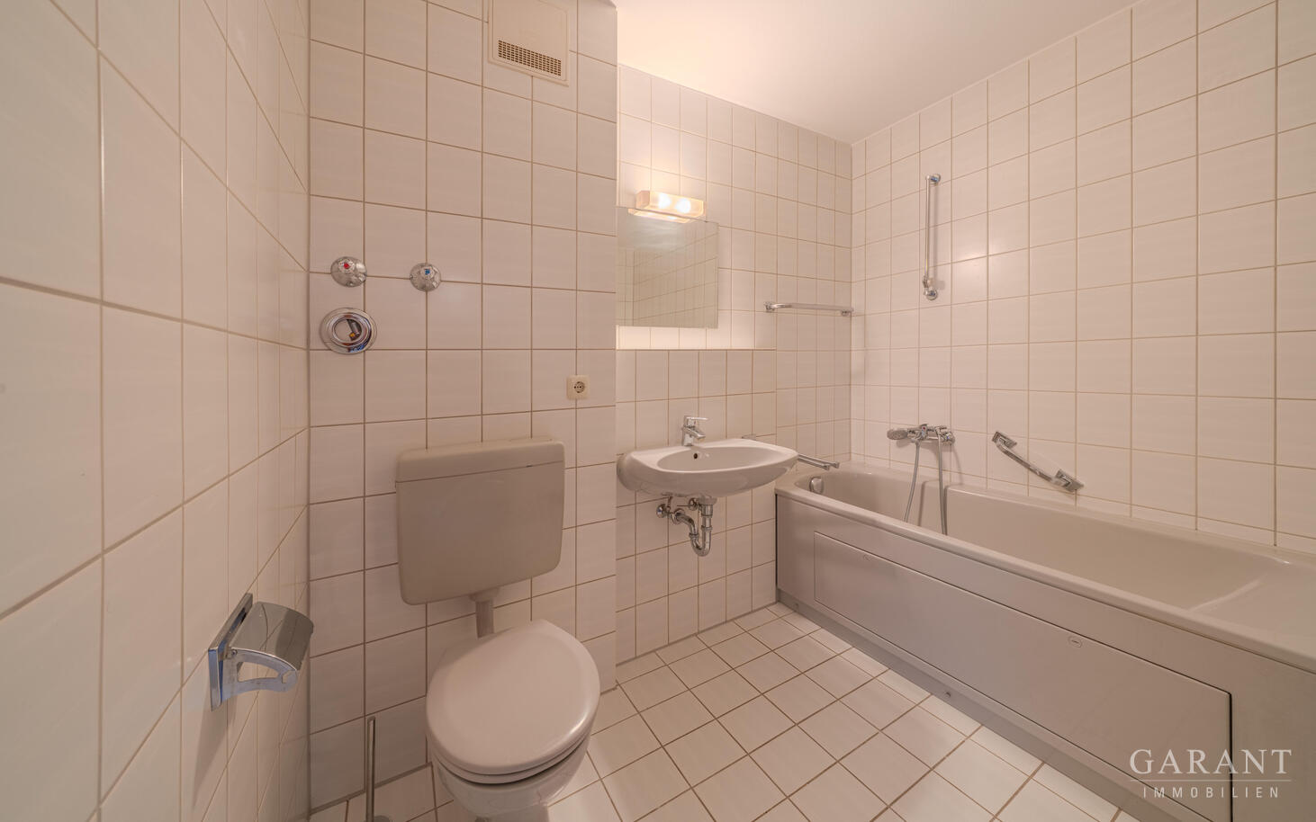 Sofort bezugsfreie Terrassenwohnung mit Stellplatz in ruhiger Wohnlage – München – Vorschaubild 6