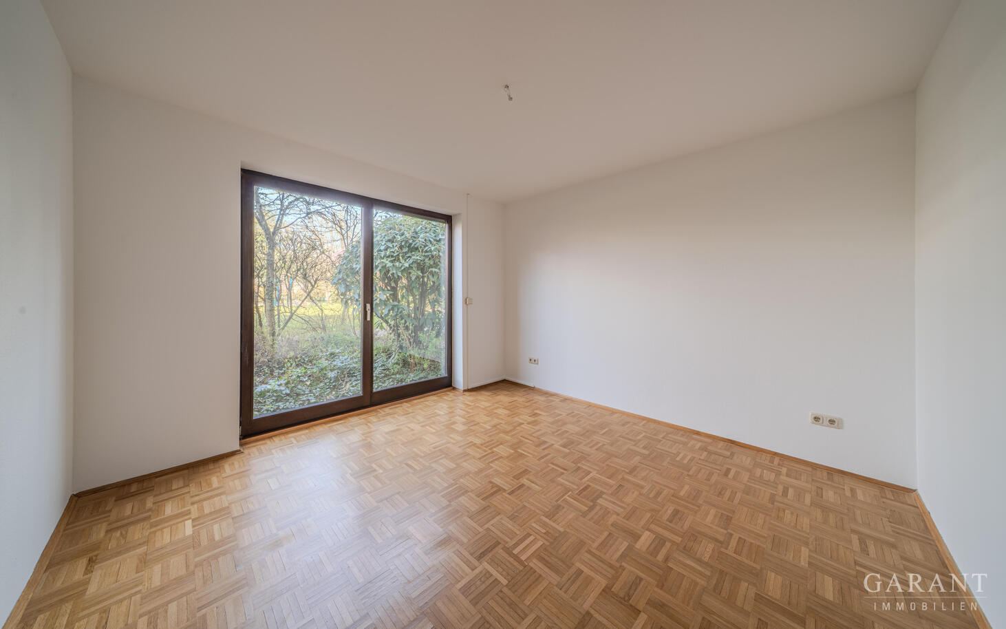 Sofort bezugsfreie Terrassenwohnung mit Stellplatz in ruhiger Wohnlage – München – Vorschaubild 7