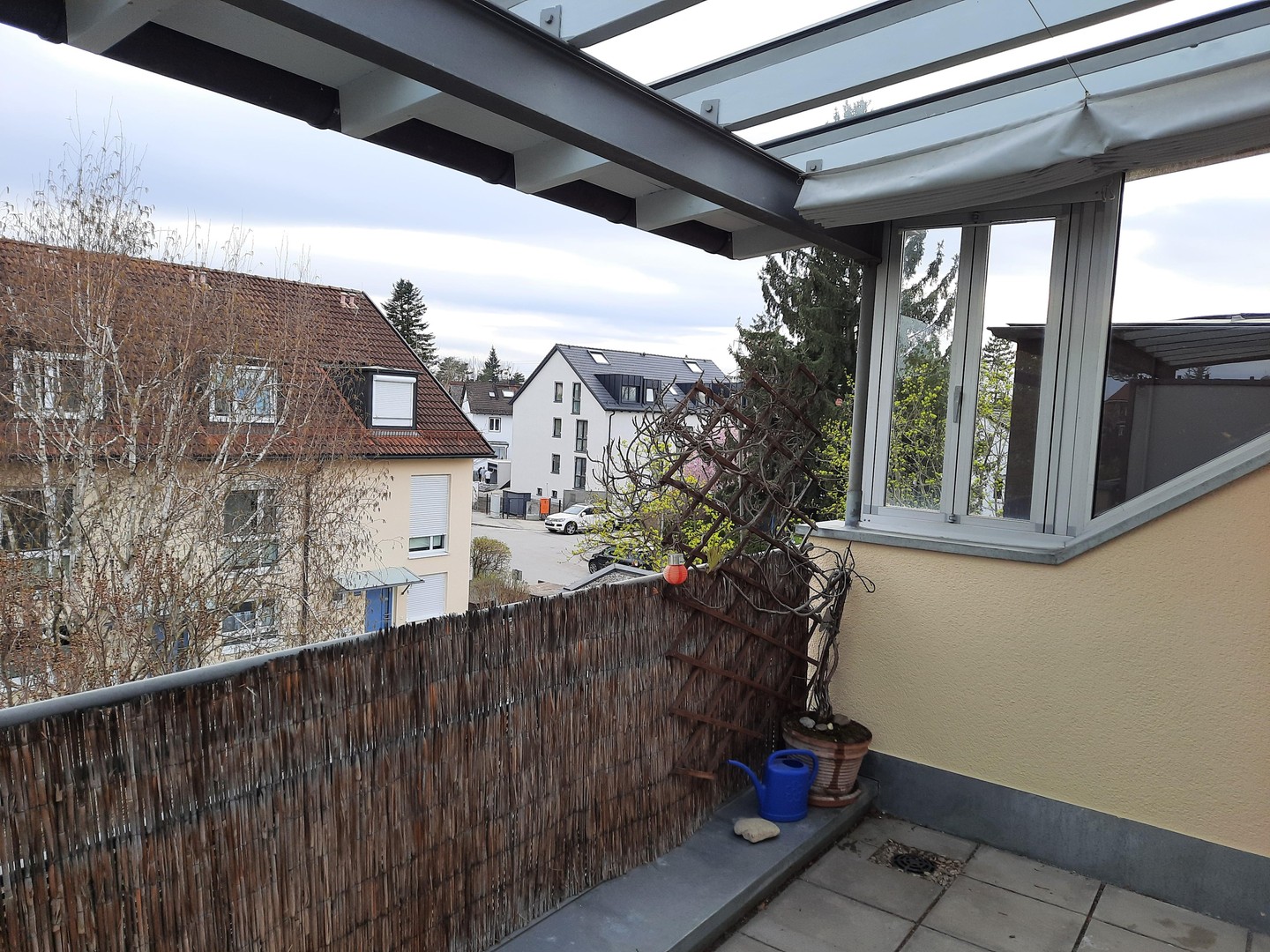 Schöne 3-Zimmer-DG-Wohnung in München-Daglfing – München – Bild 1 von 18