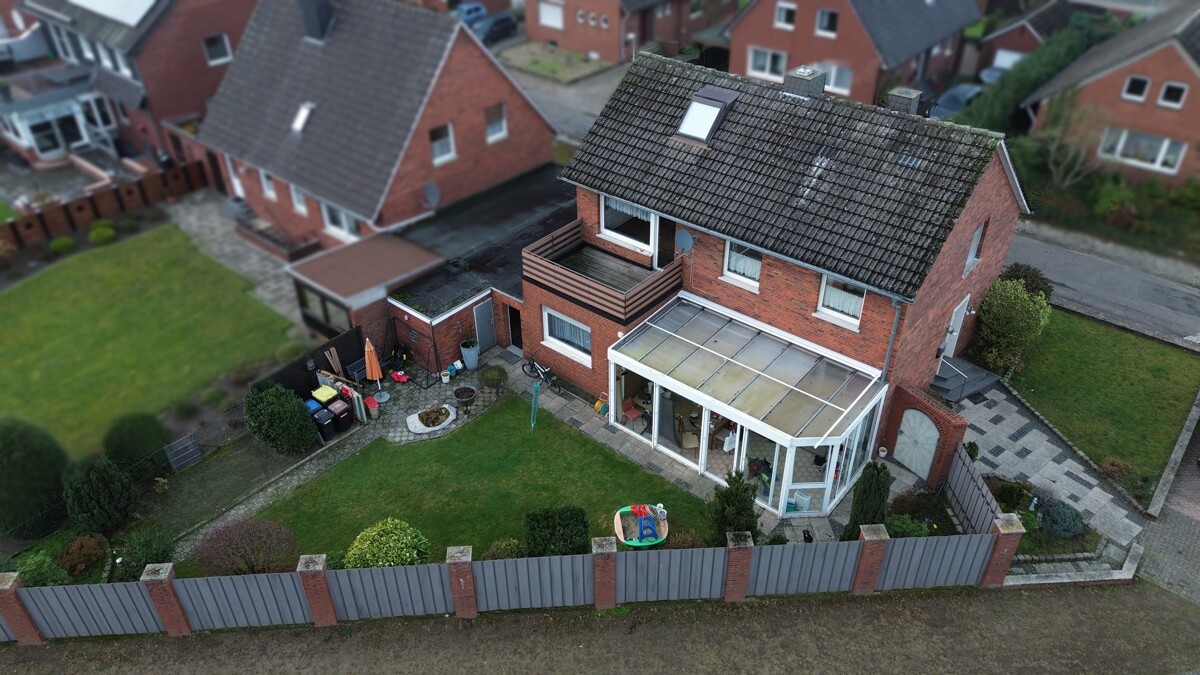 Gepflegtes Zweifamilienhaus in zentraler Lage von Rheine-Mesum! – Rheine / Mesum – Bild 1 von 18