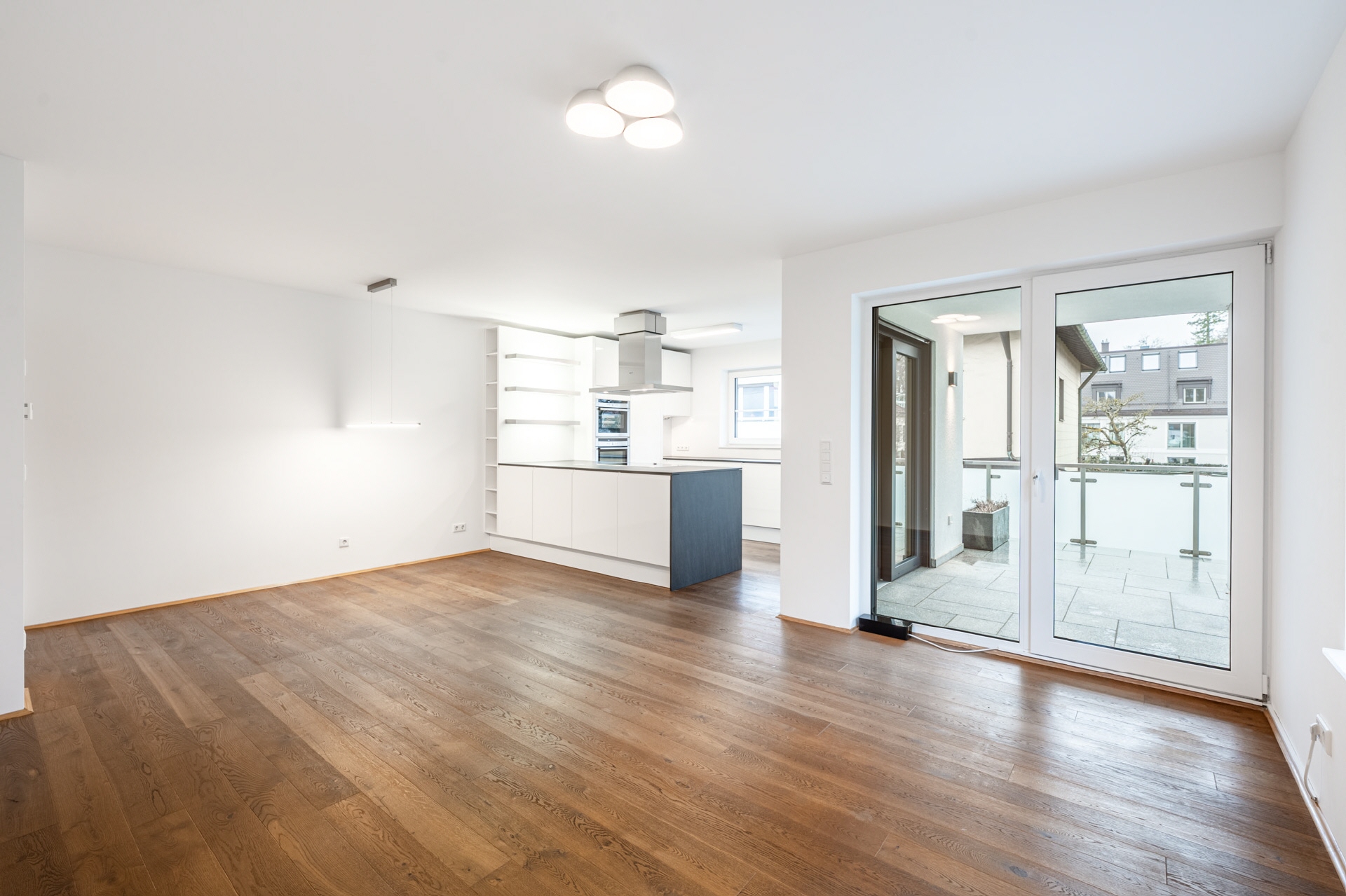 AIGNER - Stilvolle 4-Zimmer-Wohnung mit West-Loggia und Blick ins Grüne – München – Bild 1 von 1