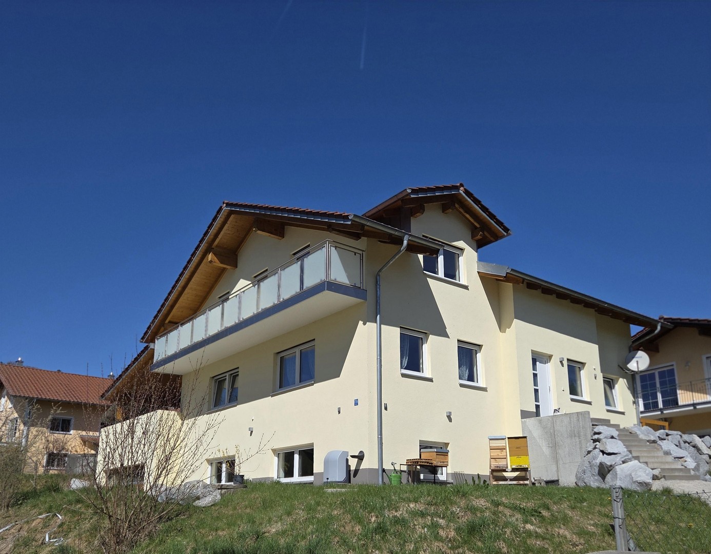 Freistehendes Einfamilienhaus in sehr ruhiger Dorfrandlage – Auerbach – Vorschaubild 2