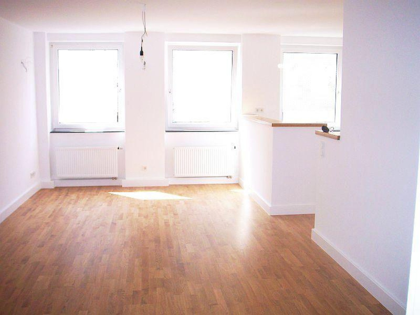 Top-Investment am Stadtgarten: Lichtdurchflutete 3-Raum-Balkonwohnung – Köln – Vorschaubild 2