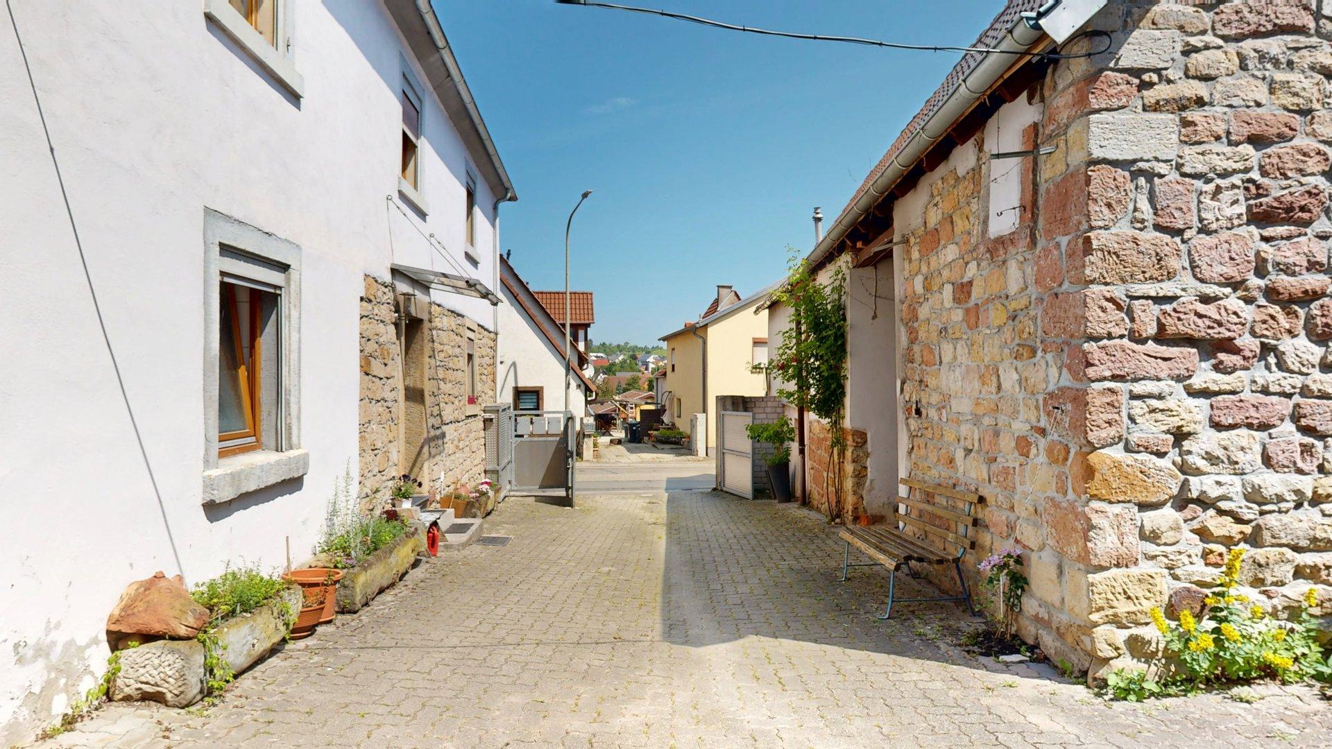 ~~ HAUS IN KLINGENMÜNSTER ( ALS WOHNEIGENTUM, 2 STELLPLÄTZE, ANBAU, OHNE GARTEN ) ~~ – Klingenmünster – Vorschaubild 21