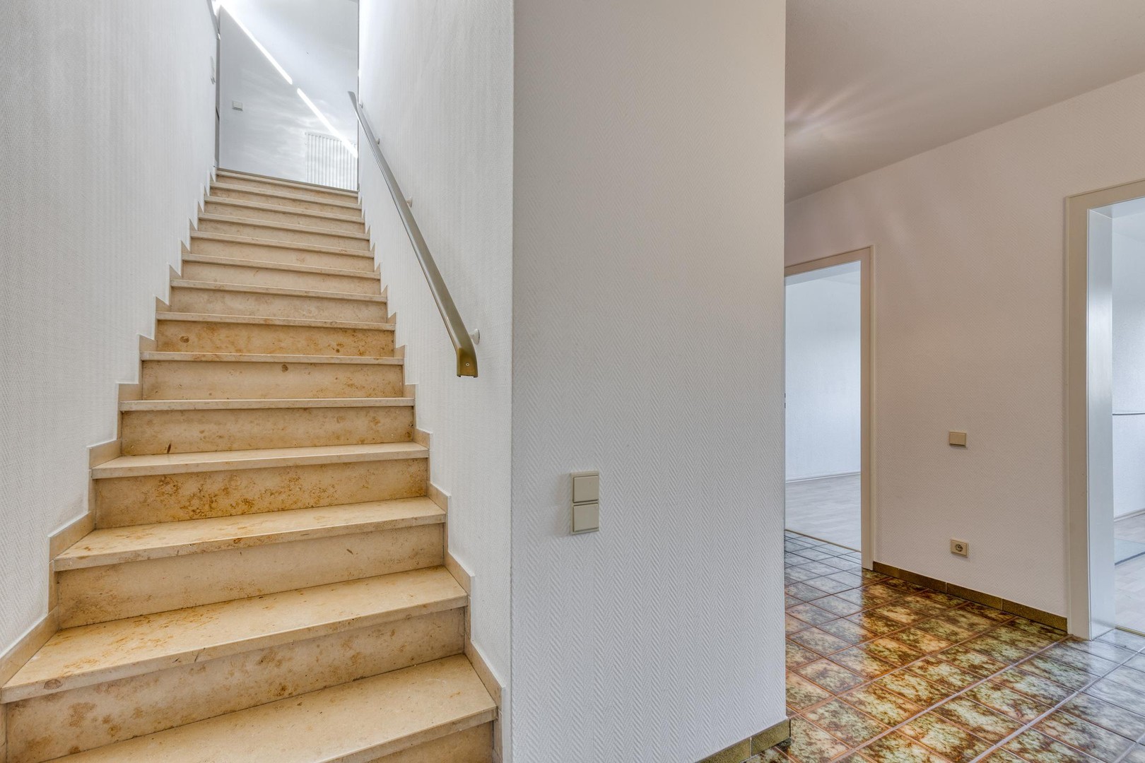 Haus in Höhenlage mit Baugrundstück & Ausbaupotenzial -Wachtberg-Niederbachem – Wachtberg Niederbachem – Vorschaubild 13