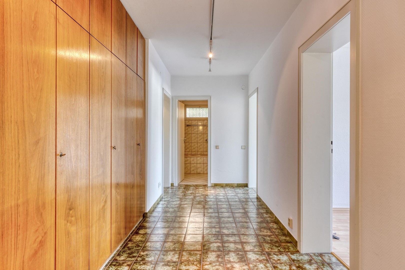 Haus in Höhenlage mit Baugrundstück & Ausbaupotenzial -Wachtberg-Niederbachem – Wachtberg Niederbachem – Vorschaubild 14