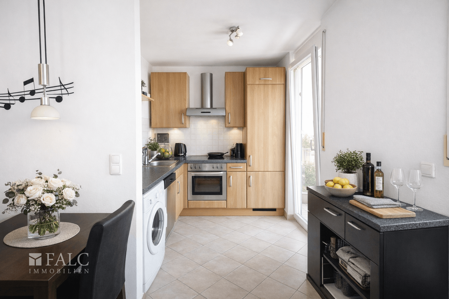 2-Zimmer-Wohnung mit 14 m² Balkon und TG-Stellplatz in Trudering – München – Vorschaubild 2