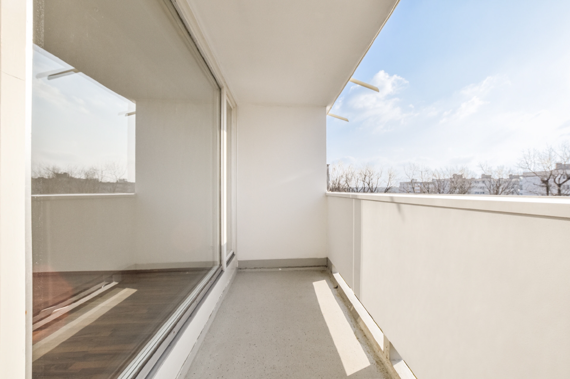 AIGNER - Bezugsfreie 1-Zimmer-Wohnung mit uneinsehbaren Westbalkon – München – Vorschaubild 4