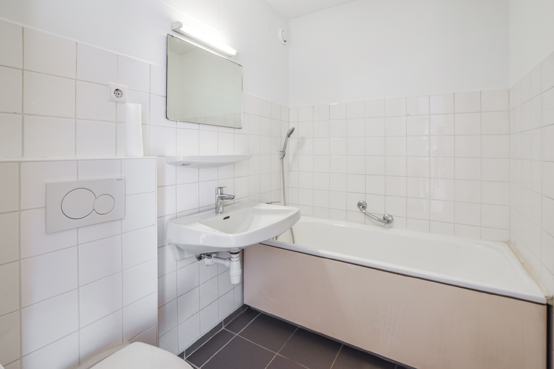 AIGNER - Bezugsfreie 1-Zimmer-Wohnung mit uneinsehbaren Westbalkon – München – Vorschaubild 6