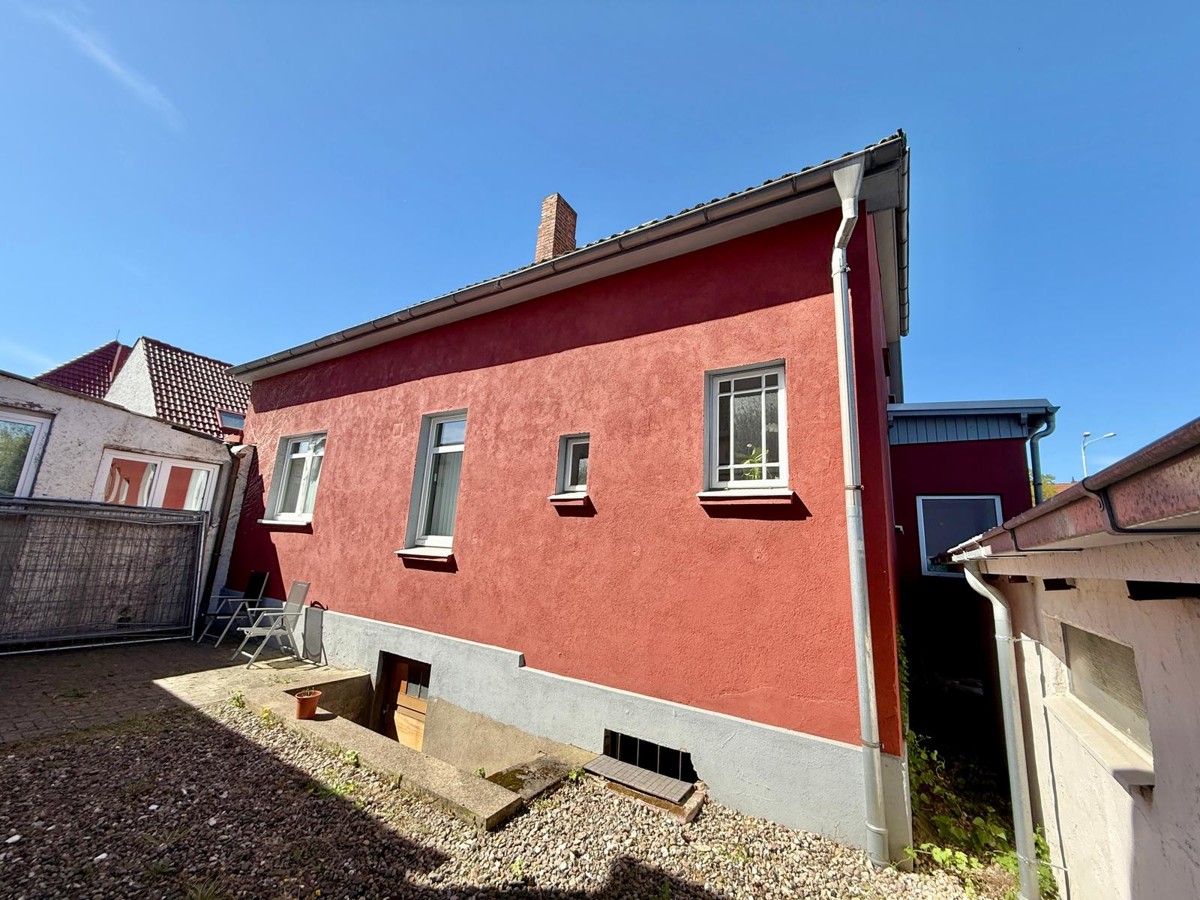 HORN IMMOBILIEN++ Neubrandenburg, Wohn- und Geschäftshaus in guter Lage, mit Keller und Stellplatz – Neubrandenburg – Vorschaubild 3